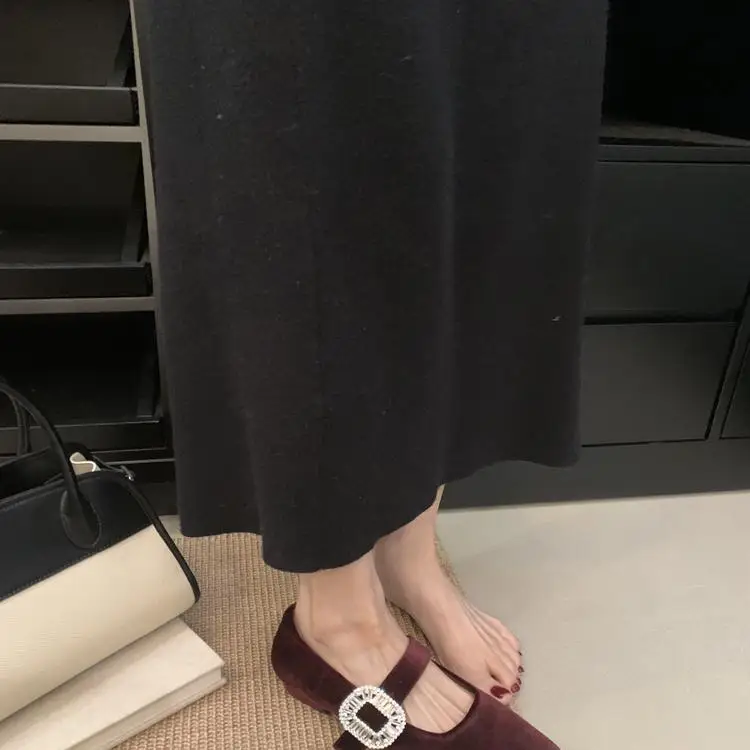 Женская обувь с квадратным носком и кристаллами на низком каблуке платье со