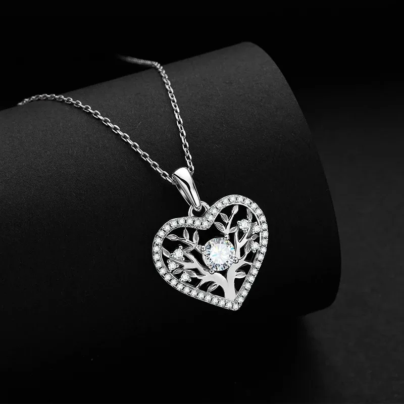 Подвеска из серебра с муассанитом 38-50 см