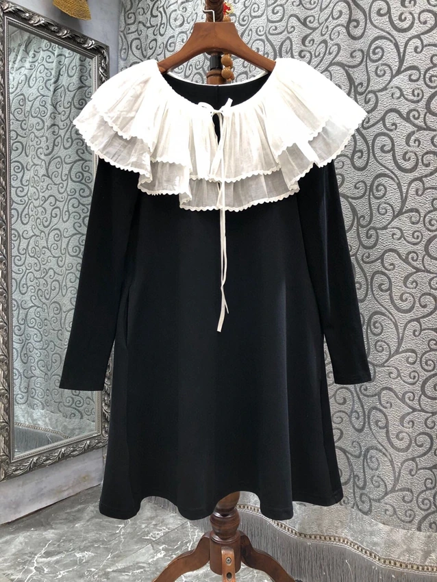 

2022 new women's fashion long-sleeved three-dimensional lotus leaf edge collar black and white color matching dress 1116