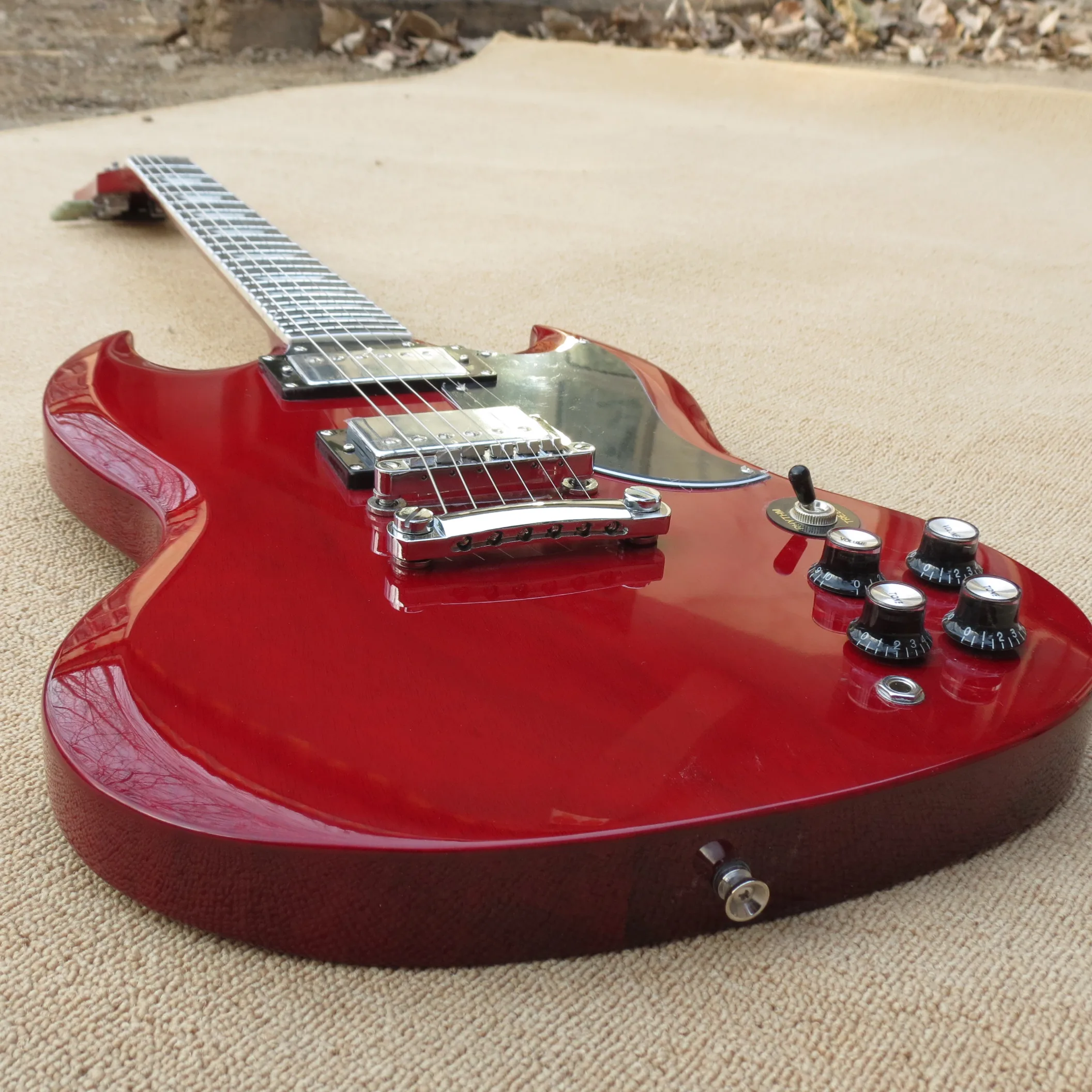 

ЭЛЕКТРИЧЕСКАЯ ГИТАРА sg отличается профессиональной командой с гарантией качества и бесплатной доставкой для дома