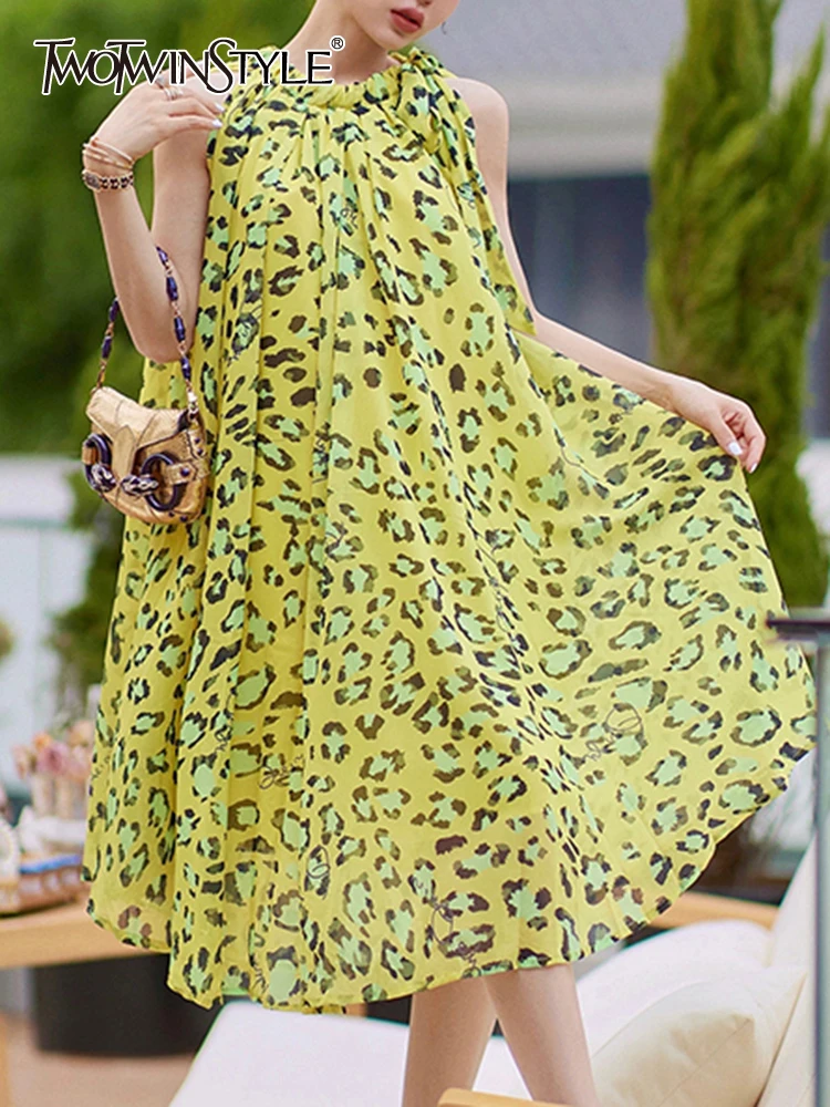

TWOTWINSTYLE Streetwear Print Vest Dress For Women Round Neck Sleeveless Loose Colorblock Summer Midi Dresses Female Fashion New