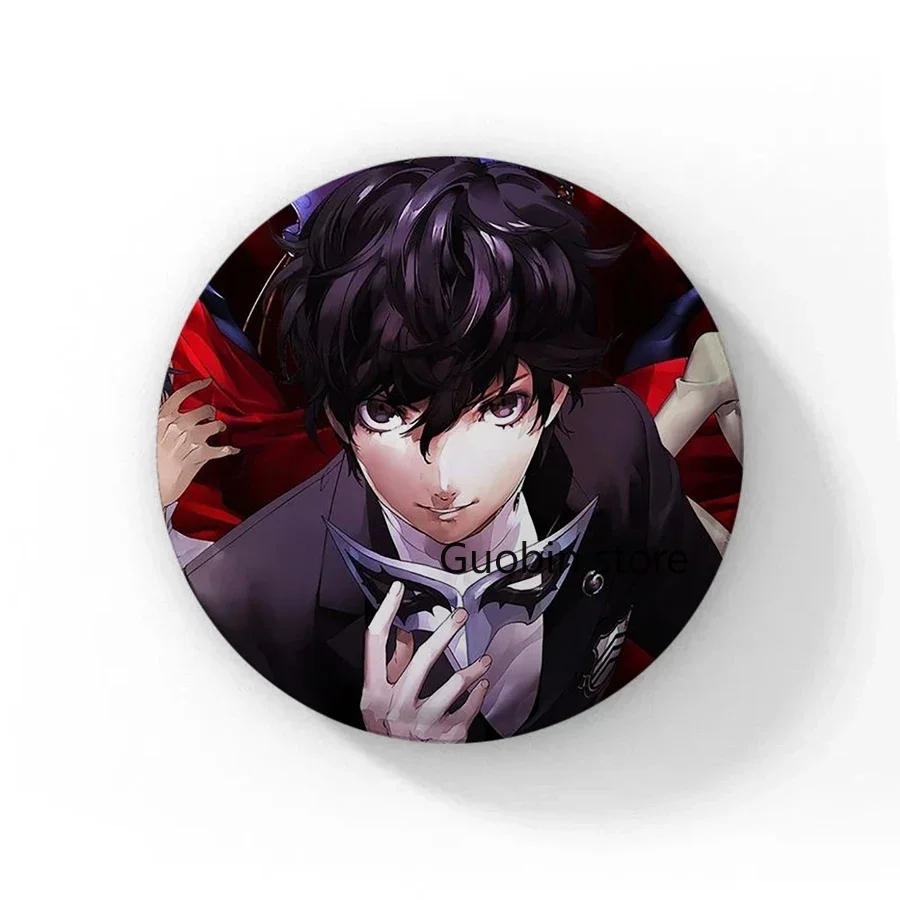 

Броши Persona 3