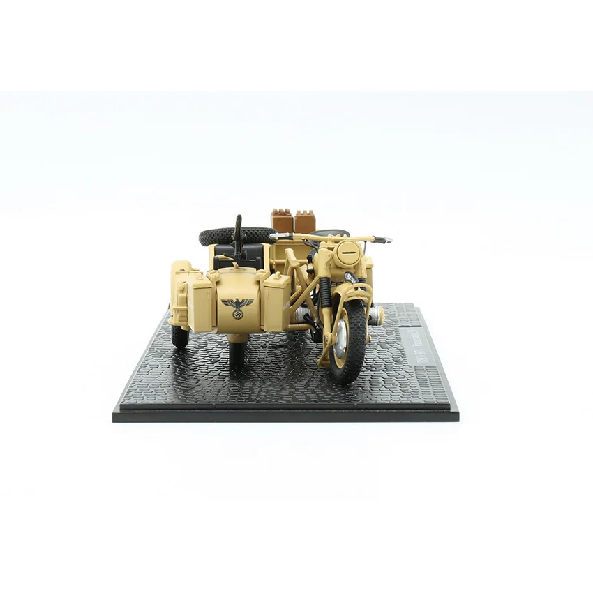 Мотоцикл BM W R75 с задней моделью прицепа