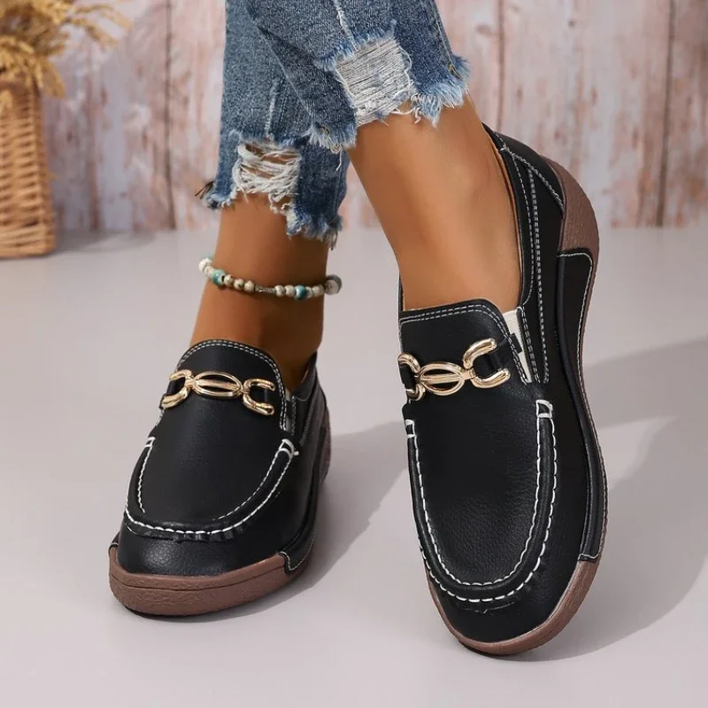 Женские туфли из натуральной кожи на низком каблуке