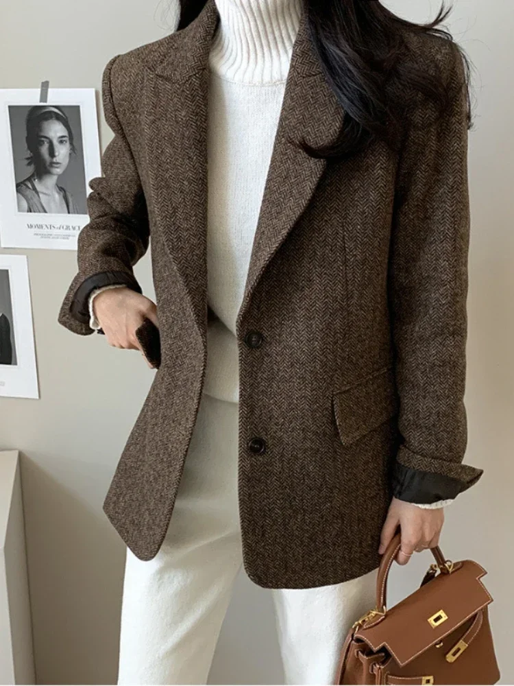 Женская универсальная куртка на пуговицах однотонная офисная с длинным рукавом