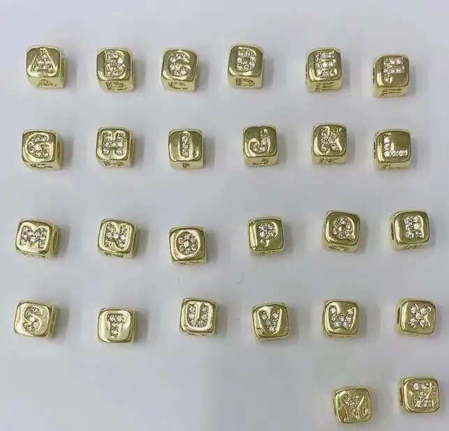 

Ожерелье с инициалом из фианита и золота, 26 шт.