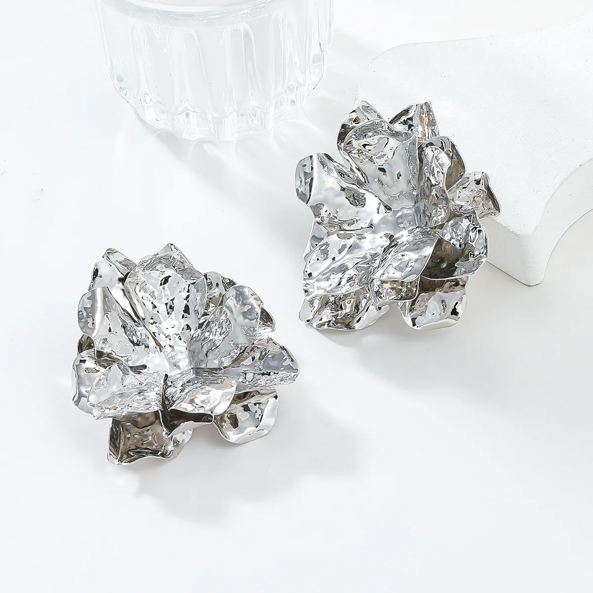 Большие геометрические серьги-гвоздики для женщин металлические цветы новый