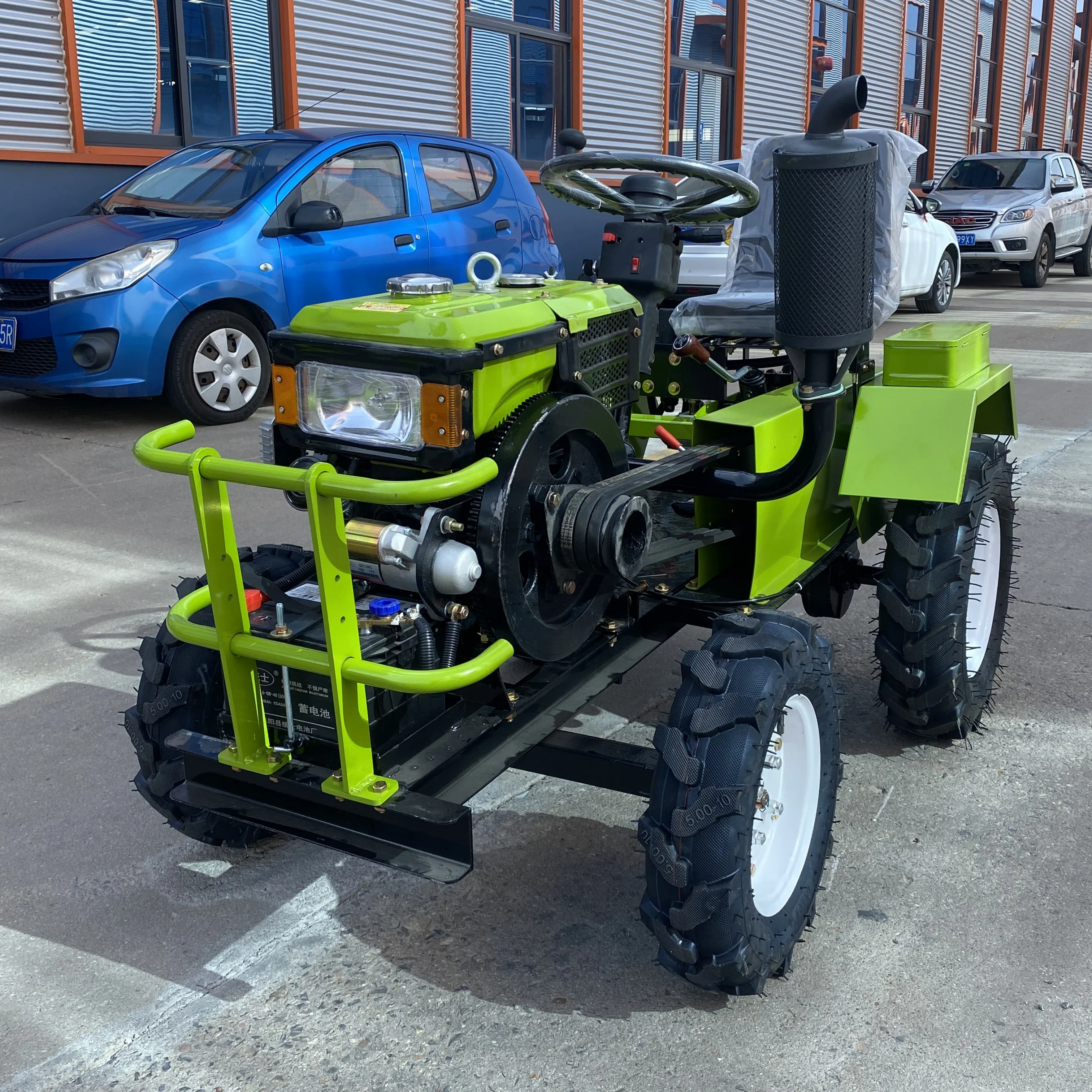 Фото Компактный мини-трактор 4WD с дизельным двигателем, полноприводный (4x4) для небольших ферм и садов №5