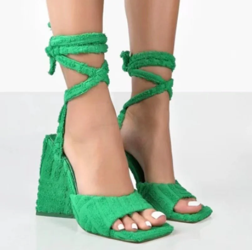 

2022 Nieuwe Aankomst Wiggen Platform Schoenen Vrouw Pu Lederen Open Teen Zomer Schoenen Gesp Elegante Partij Bruiloft