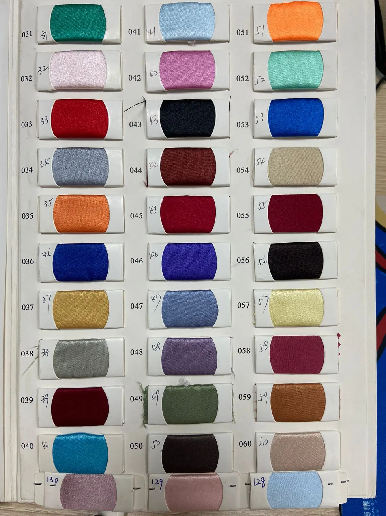 Женская плиссированная длинная юбка черная бархатная атласная макси с низкой