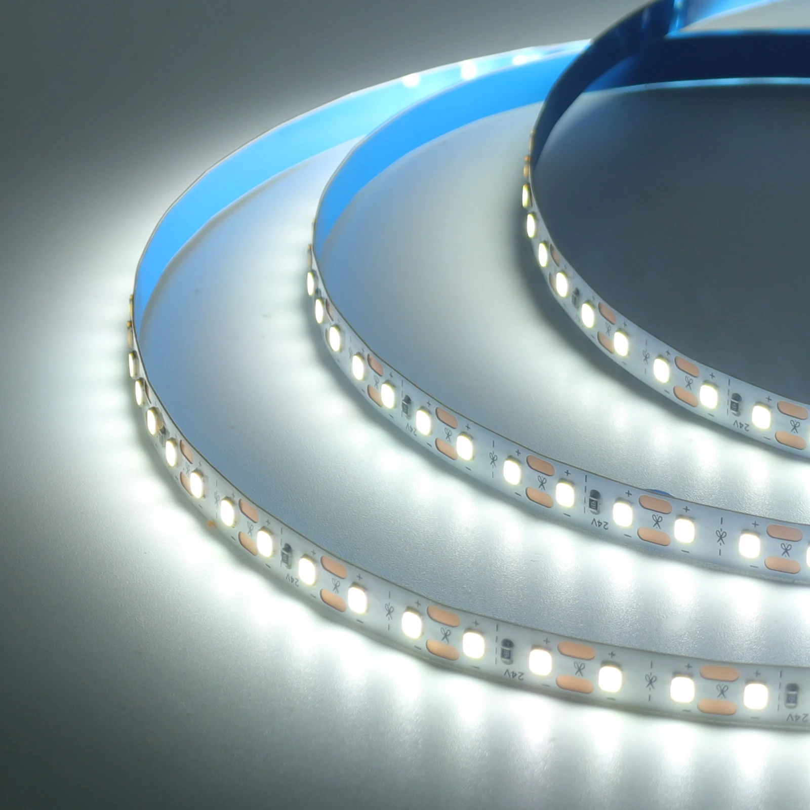 Светодиодная лента SMD2835 12В/24В 5м/10м  теплый/натуральный/белый свет