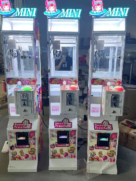 Гигантский мини-машина с когтями маленький игрушечный кран торговый автомат