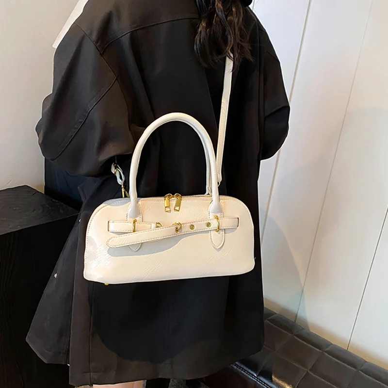 Женская коричневая ракушка подмышку с цепочкой