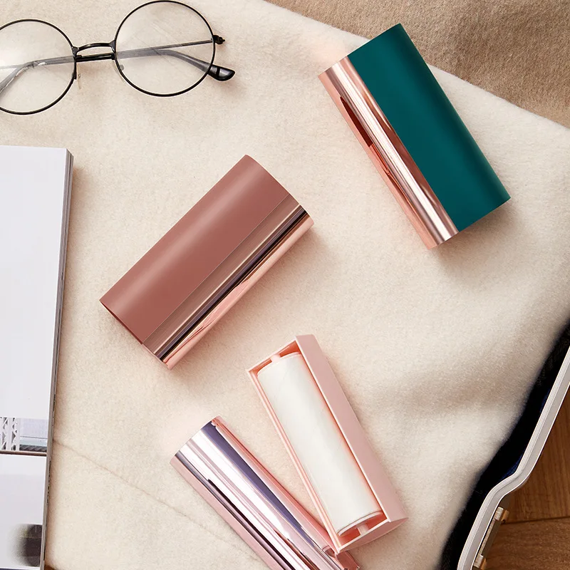 

Легкая Роскошная ежедневная портативная фотоэлектрическая щетка для удаления шерсти домашних животных