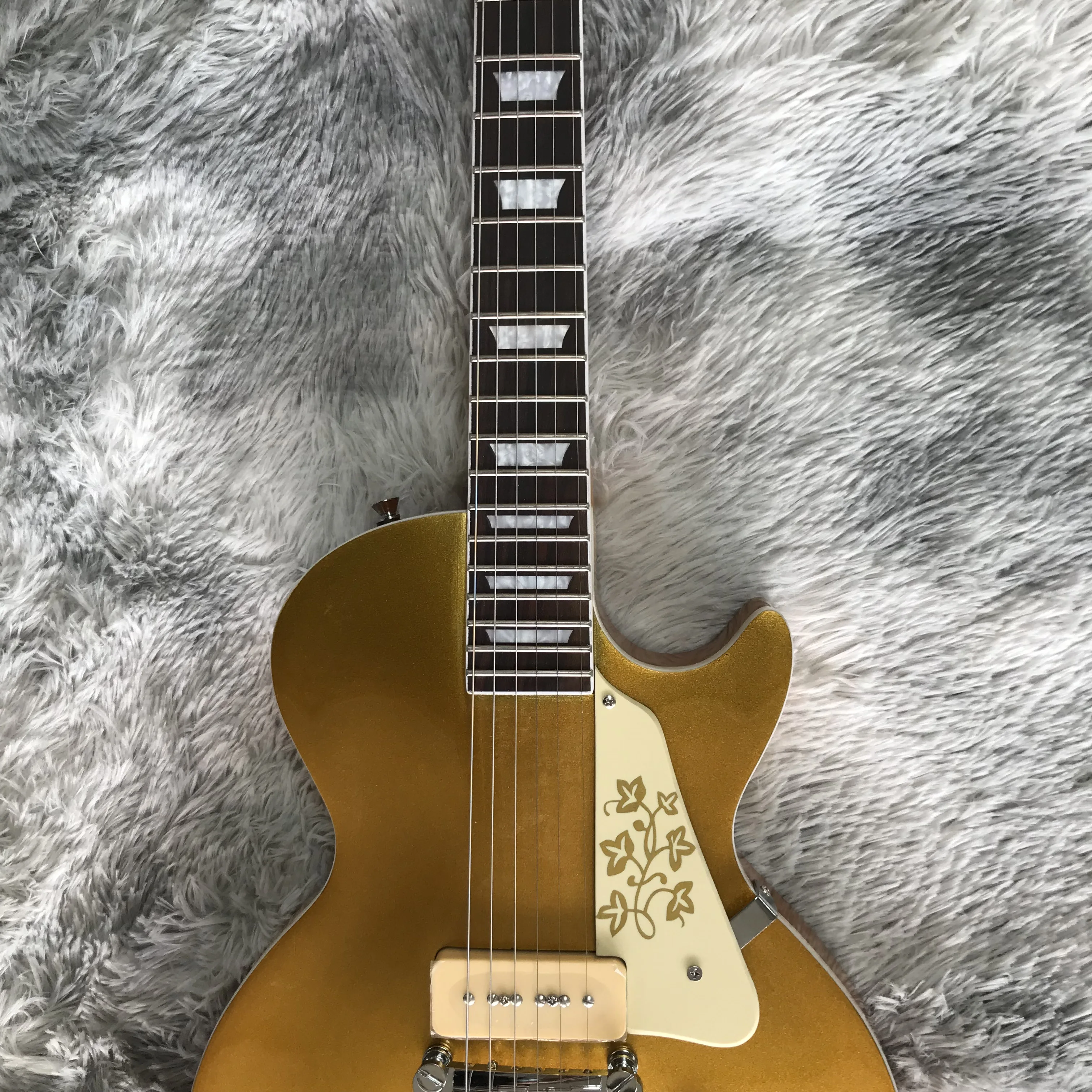 electric guitar Solid Mahogany body promotion gold top Shipped out Quickly chrome hardware one piece p90 pickups |