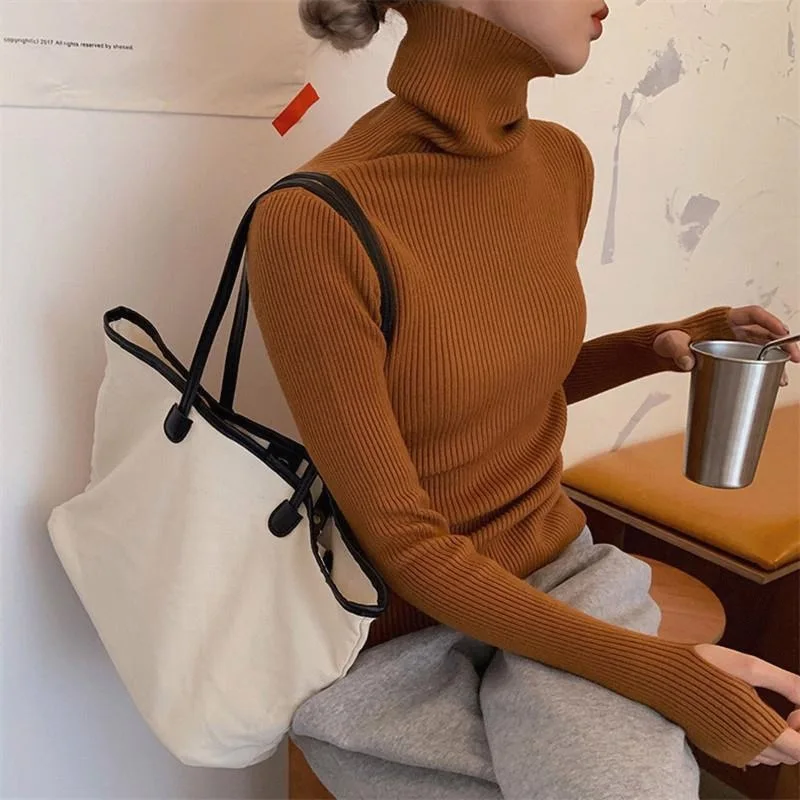 Рисунок 3 - Женский вязаный свитер с высоким воротником