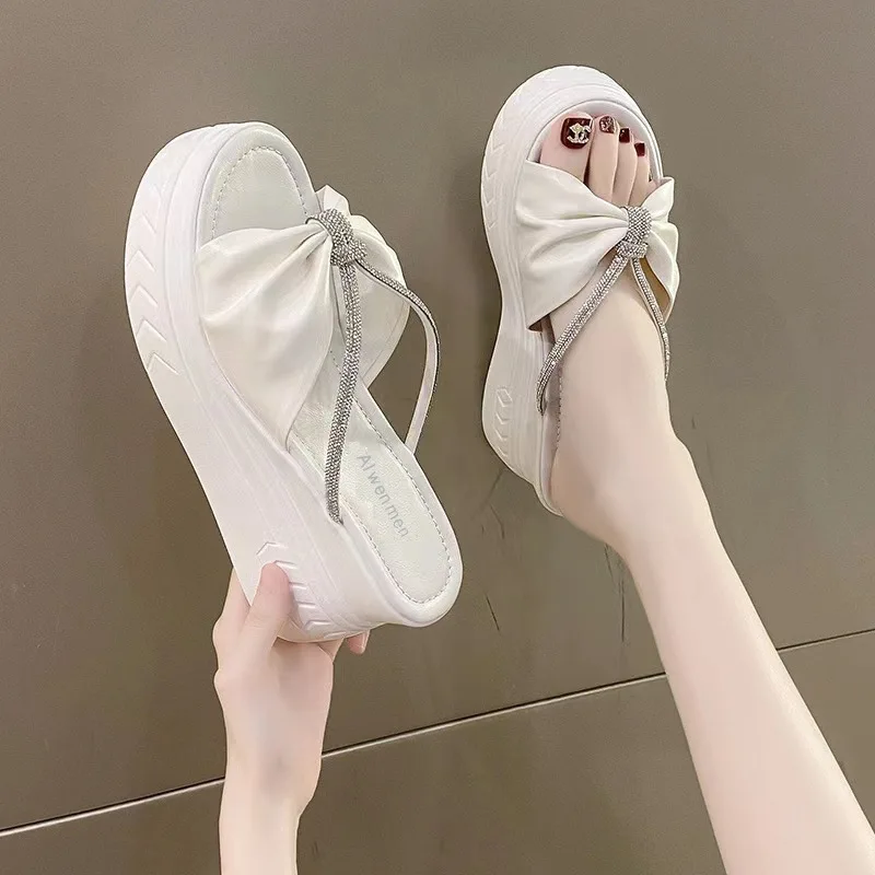 

Сланцы женские на низкой танкетке, мягкие Роскошные туфли из искусственной кожи, резина, шлепанцы в римском стиле, Повседневные базовые, лето 2023