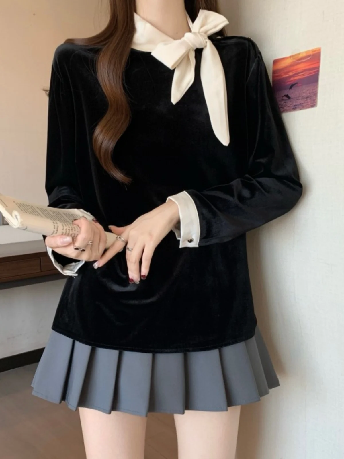 Chubby Girl Autumn and Winter New French sle Classic Sle Contrast Color Bow Collar Velvet Pullover Top Unique Chic Plus s...