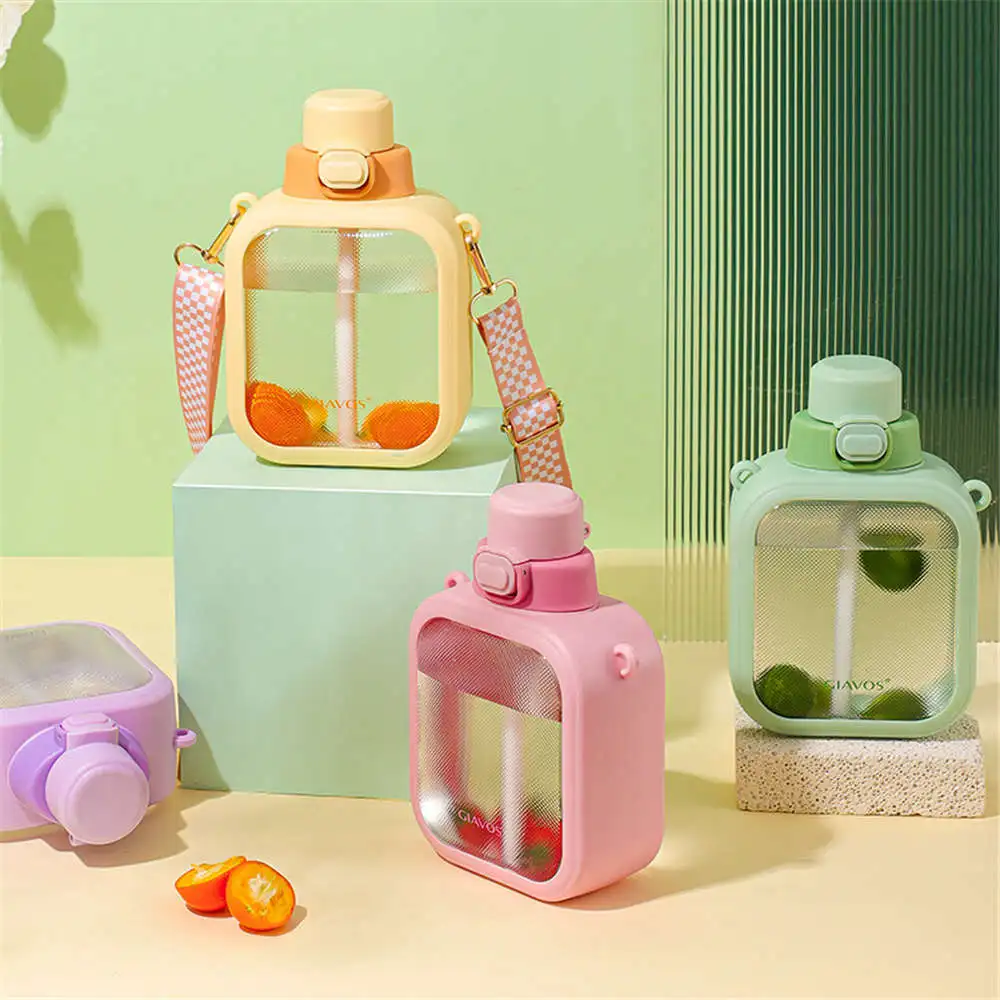 

Large Capacity 700ML Water Cup Outdoor Bottle Portable Water Cup Plastic Kawaii Square Drinking Bottle with Straw for Girl Kids