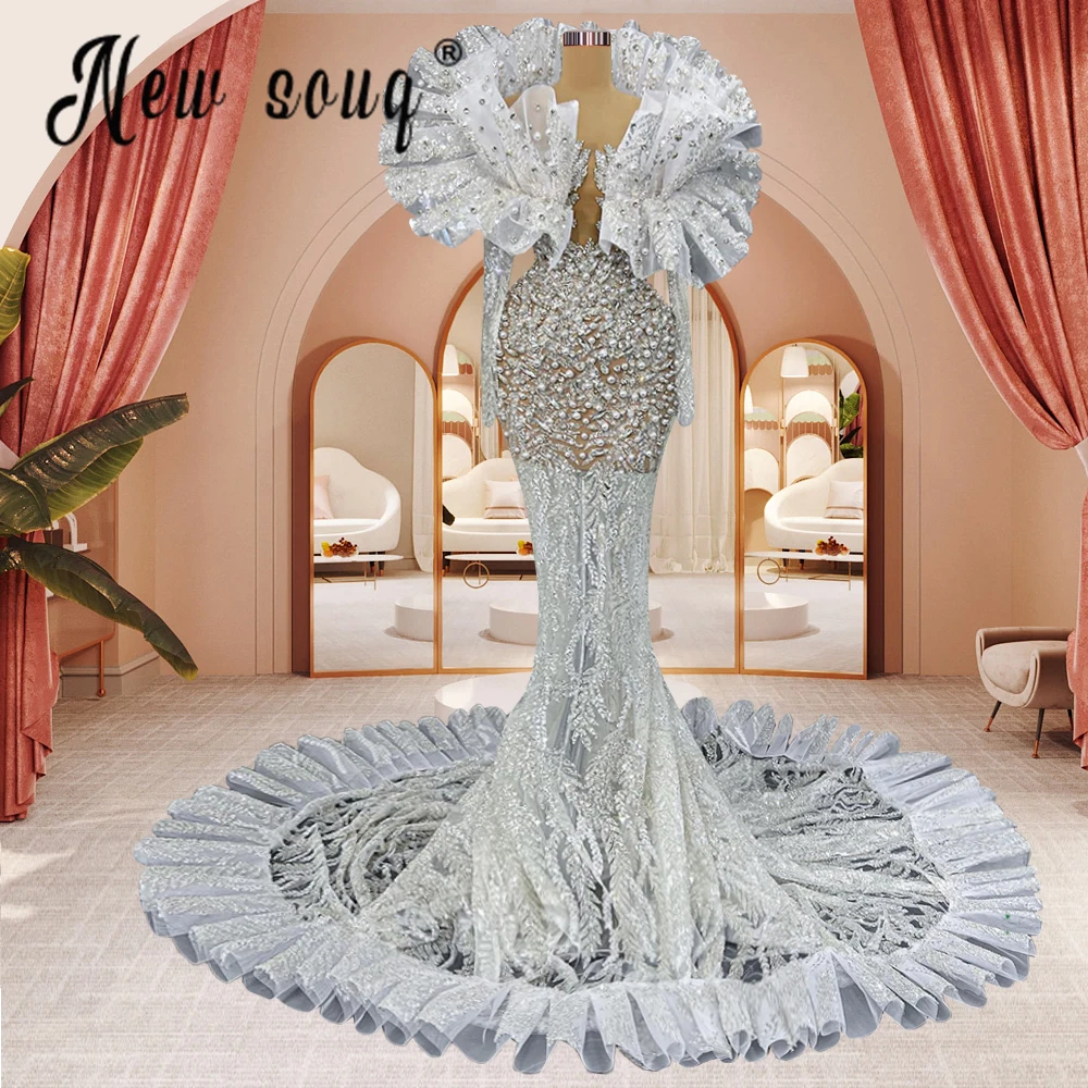 Женское свадебное платье с воланом длинным рукавом и жемчугом