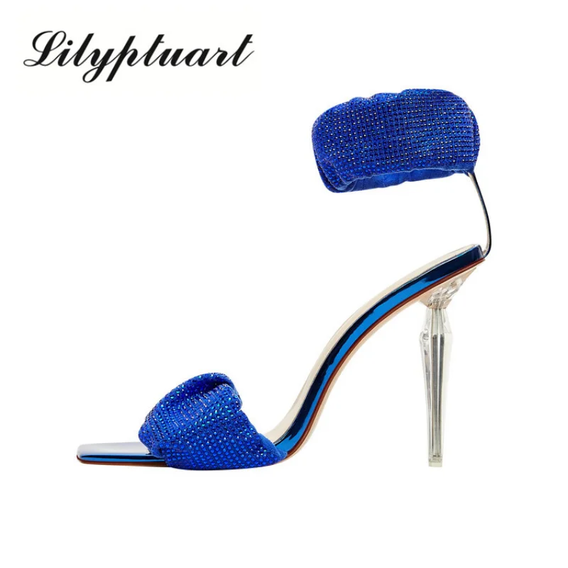 

Брендовые женские сандалии 2023 женские Стразы с заклепками на тонком высоком каблуке сандалии с квадратным носком обувь для вечевечерние