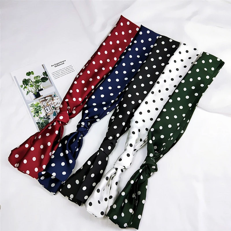 

Женский квадратный тонкий платок в горошек