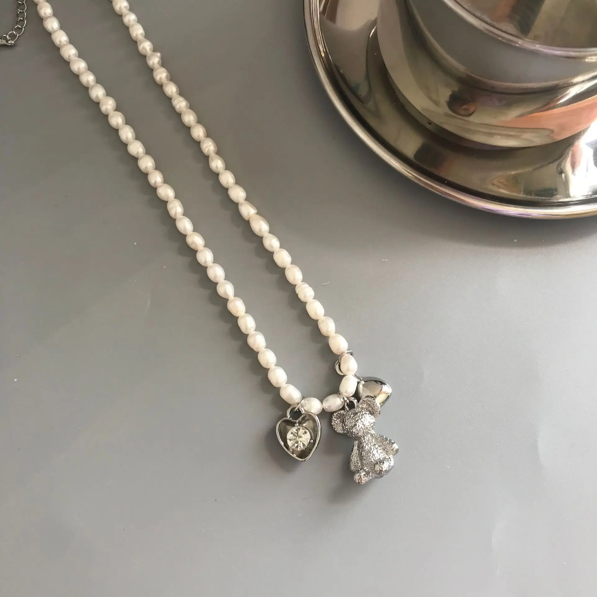 

ARADOO 18K Light Luxury Gold Plated Baroque Pearl Love Bear Pendant Necklace Fashionable Versatile Titanium Steel Gold Necklace