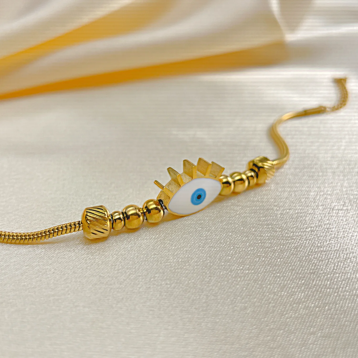 Dropshipping Titanium Steel Round Snake Bone Chain Foreign Trade Personalized Stainless Steel Devil's Eye Bracelet