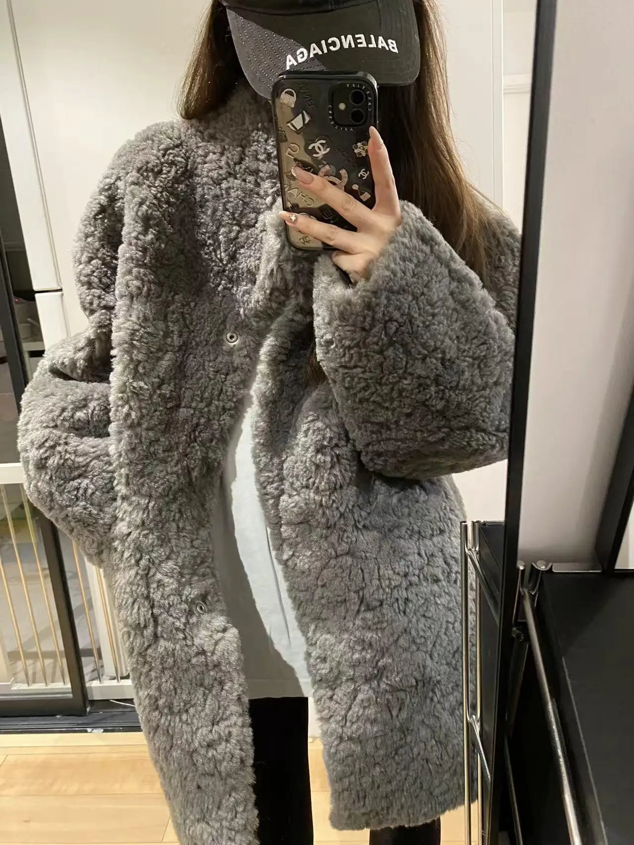 Верхняя одежда из овечьей шерсти женская осень-зима 2024 новое меховое пальто