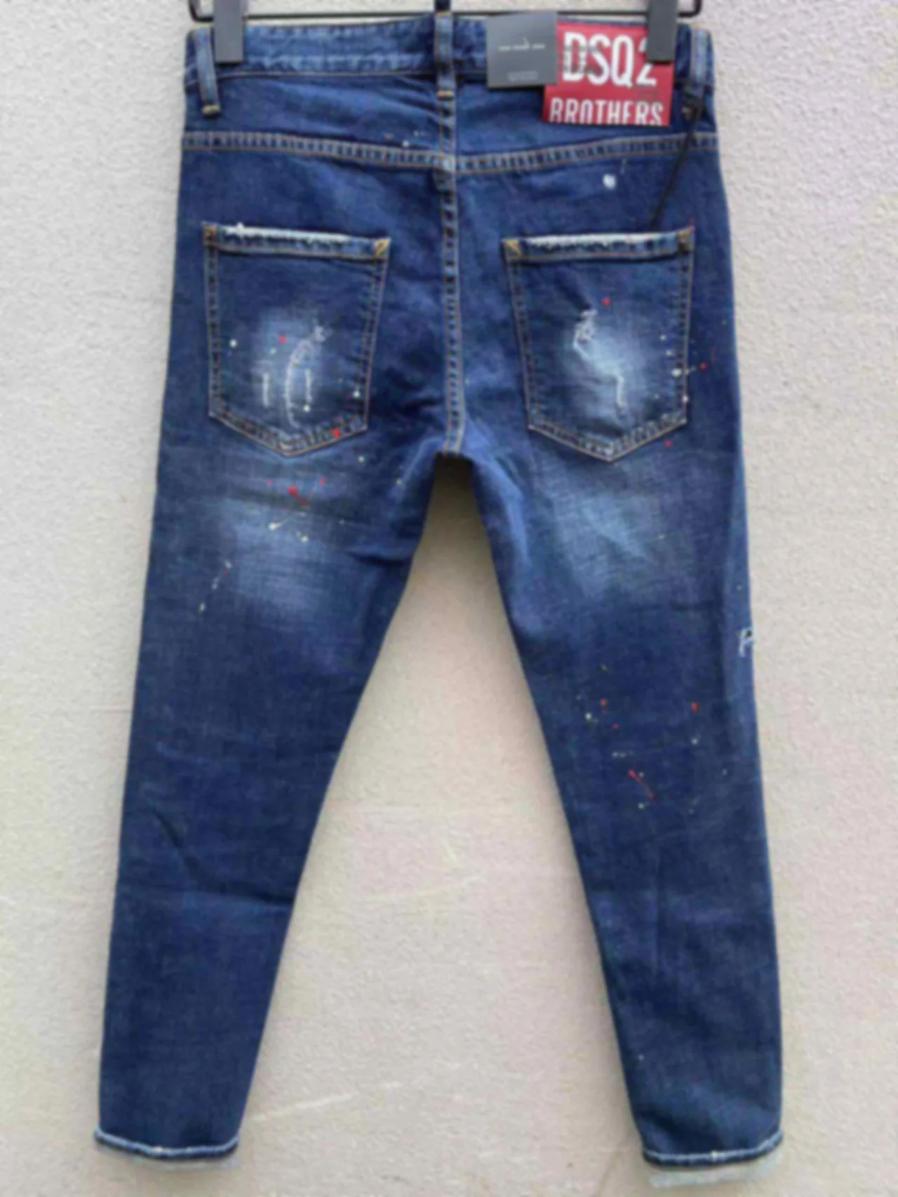 2023 New Black Abrasion Fashion Slim Fit Slim Elastic Speckle Paint Simple and Versatile D2 Jeans for Men with Small Feet