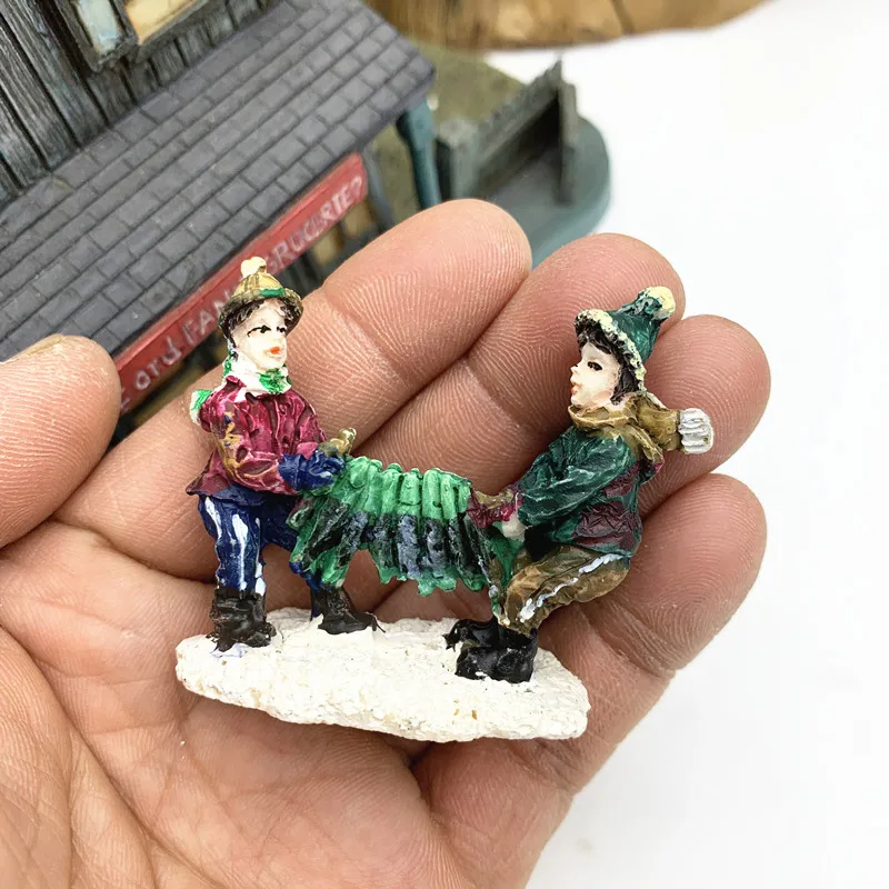 

Миниатюрные фигурки из канифоли для декора