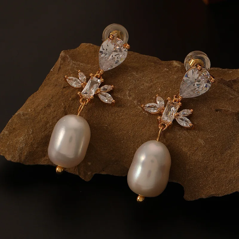 

New natural freshwater pearl flower earrings simple delicate teardrop pendant summer tender piercing