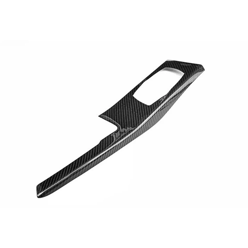 Добавьте стильные внутренние чехлы из настоящего углеродного волокна отделка