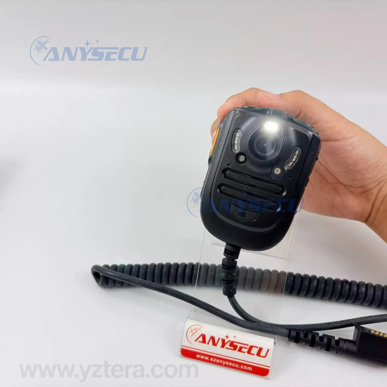 Фото Рация-камера Inrico B04 с 5-мегапиксельной камерой, ИК-подсветкой для ночного видения, кнопкой PTT, динамиком, микрофоном, аккумулятором 2000 мАч, миниатюрная, портативная, для двусторонней связи и патрулирования. №2