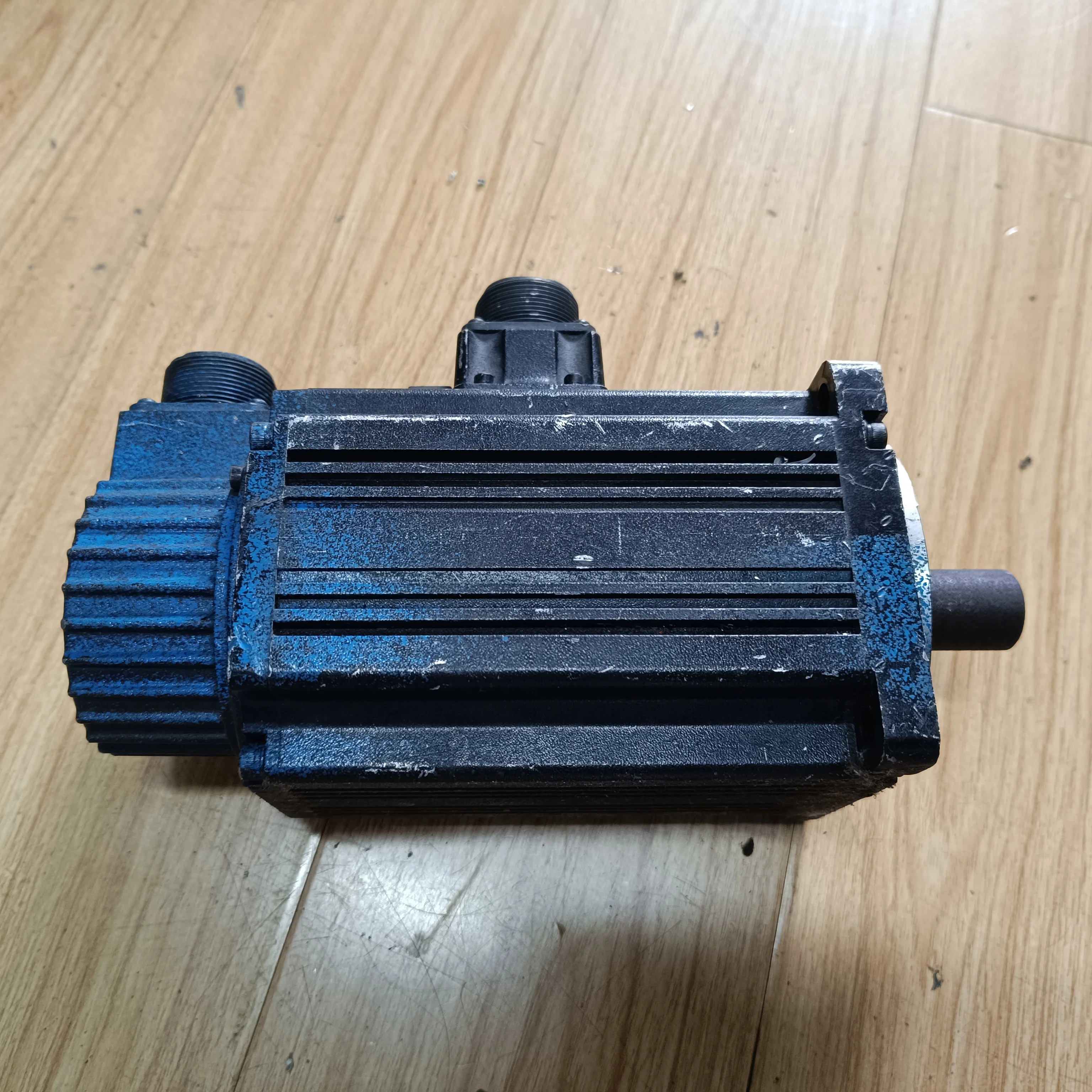 Контроллер серводвигателя переменного тока ECMA-C21010SS 1 кВт