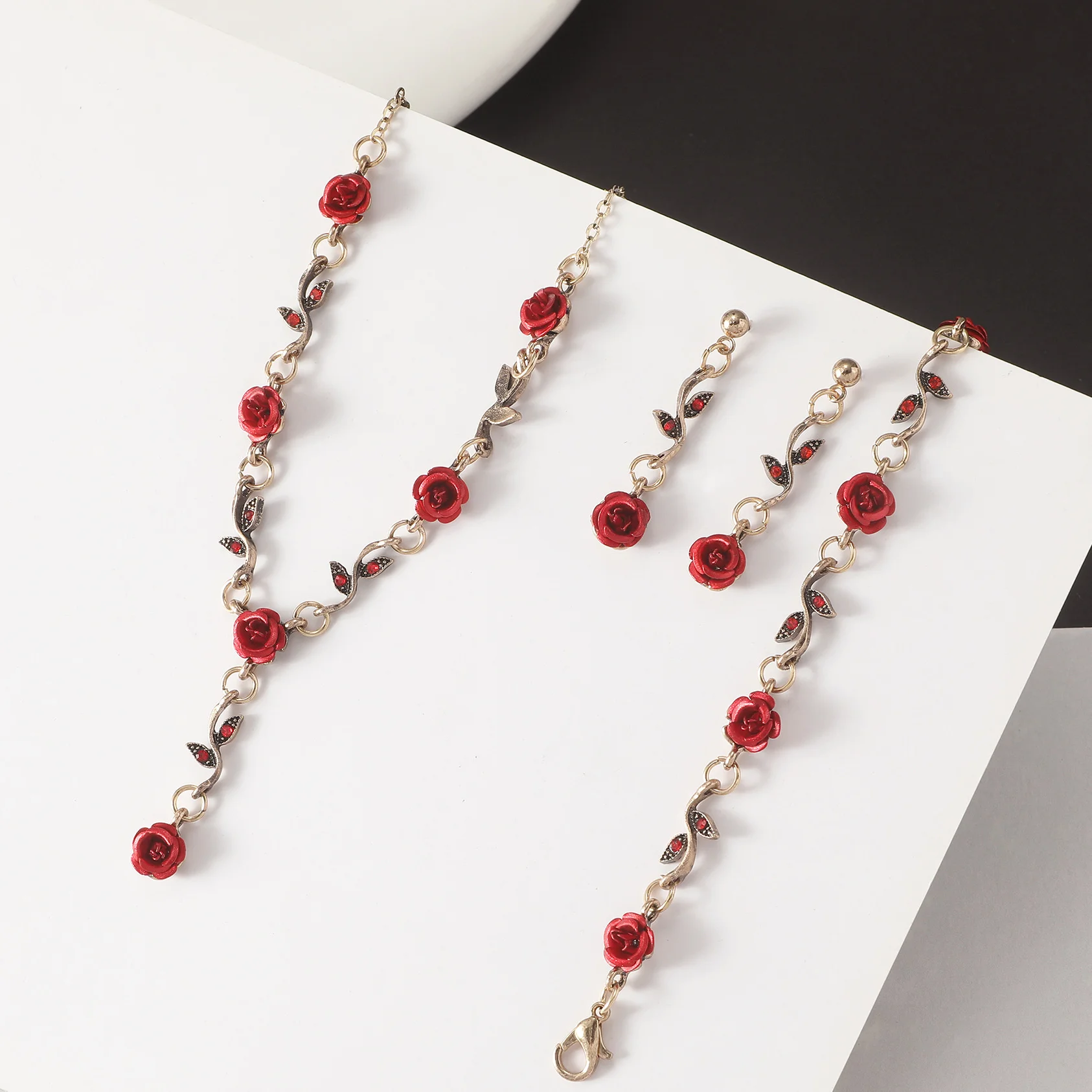 

French Rose Blossom Necklace Set Vintage Women Personalized Temperament Red Rose Necklace Bracelet Earring Sets For Wedding Gift