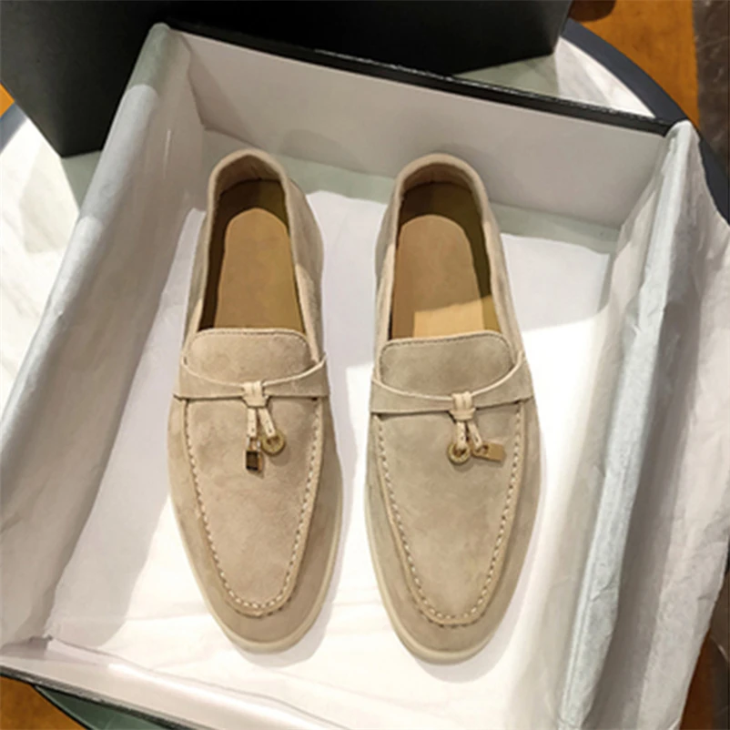 Top Quality New Women's Cashmere Casual Fashion Loafers Spring Autumn Flat Comfortable Lock Fringe Fashion Pointy Flat Shoes.