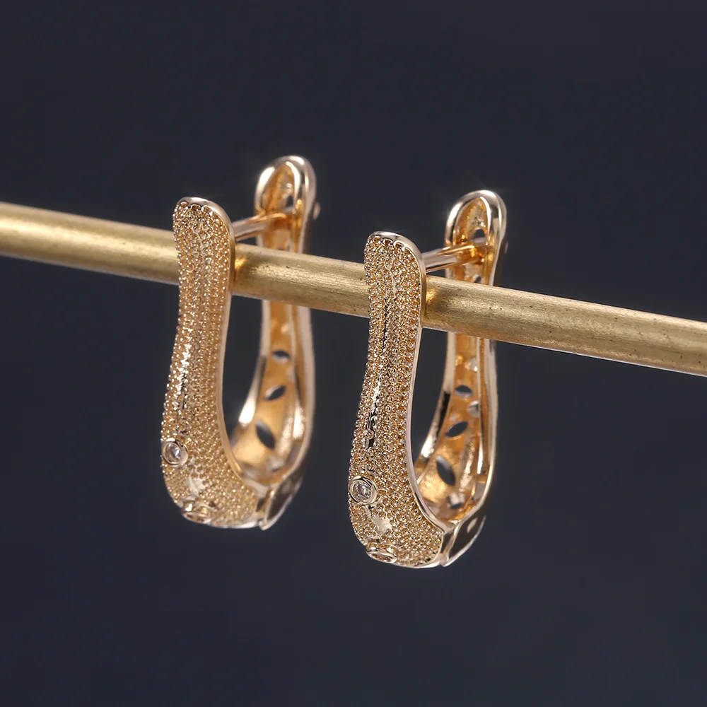 

Simple Gold U Shaped Hoop Earrings with Round CZ Stone Stylish Daily Wear Women Accessories Low-key Earrings Versatile Jewelry
