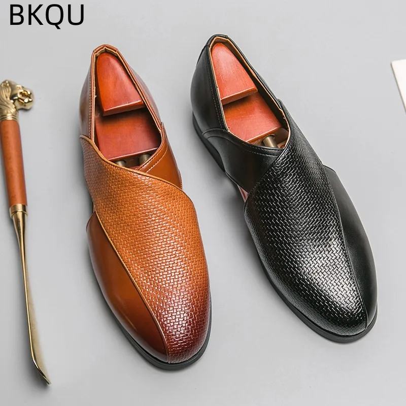 

Сандалии мужские с перфорацией, дышащие босоножки в британском стиле, заостренный носок, модная универсальная удобная обувь на плоской подошве, большие размеры, лето