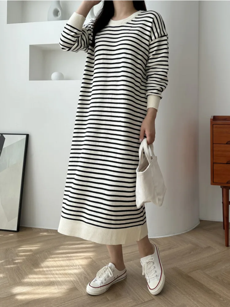 

Осенне-зимнее модное темпераментное женское вязаное платье большого размера Корейский простой свитер в полоску с круглым вырезом Длинные платья