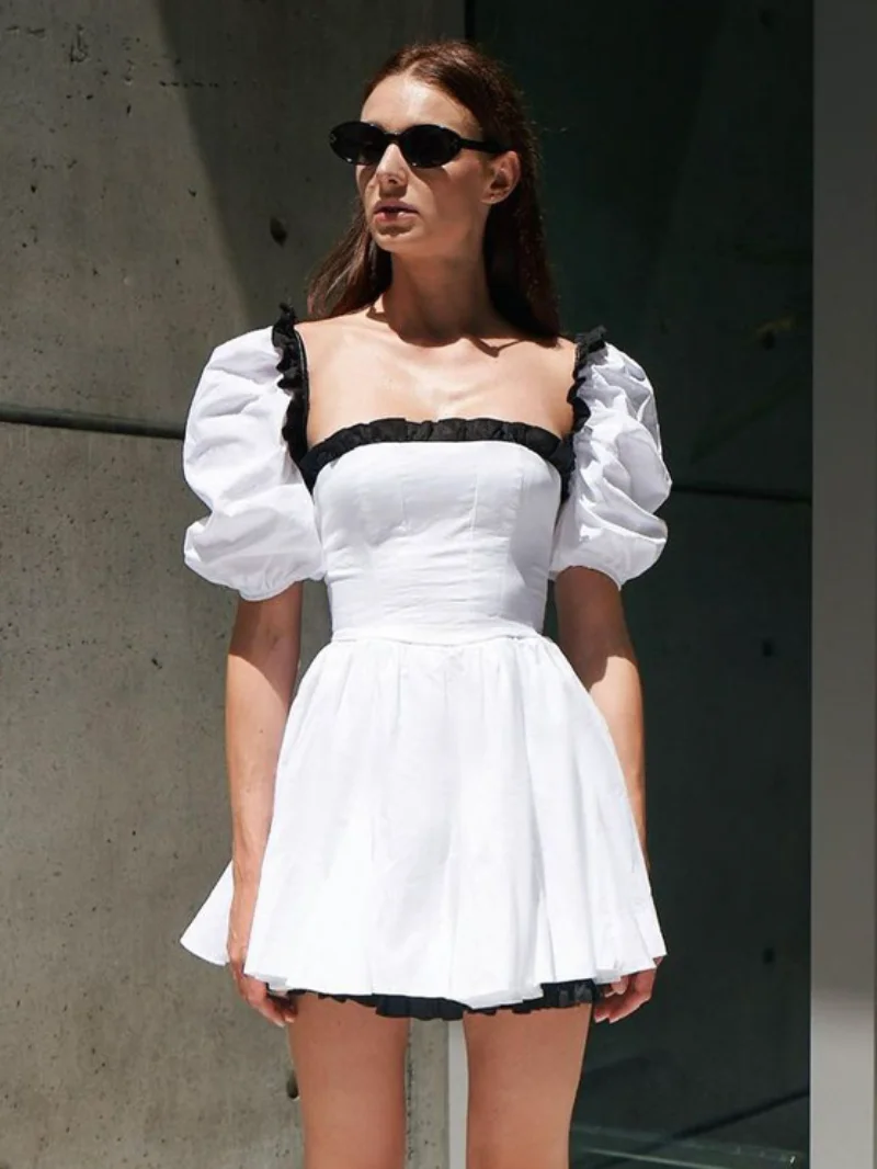 

Женское короткое платье с квадратным вырезом, черно-белое ТРАПЕЦИЕВИДНОЕ ПЛАТЬЕ с высокой талией и открытой спиной, модель 2023 года