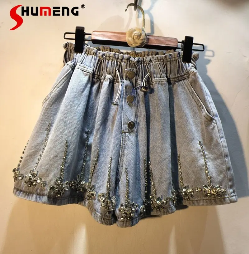 

Летние женские джинсовые шорты с бриллиантами и высокой талией, новинка 2023, свободные джинсовые шорты в европейском стиле стандарта, голубы...