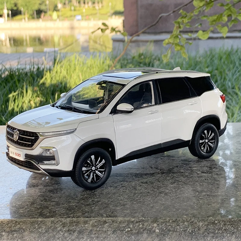 Литье под давлением масштаб 1:18 Baojun 530 510 внедорожник модель автомобиля из сплава