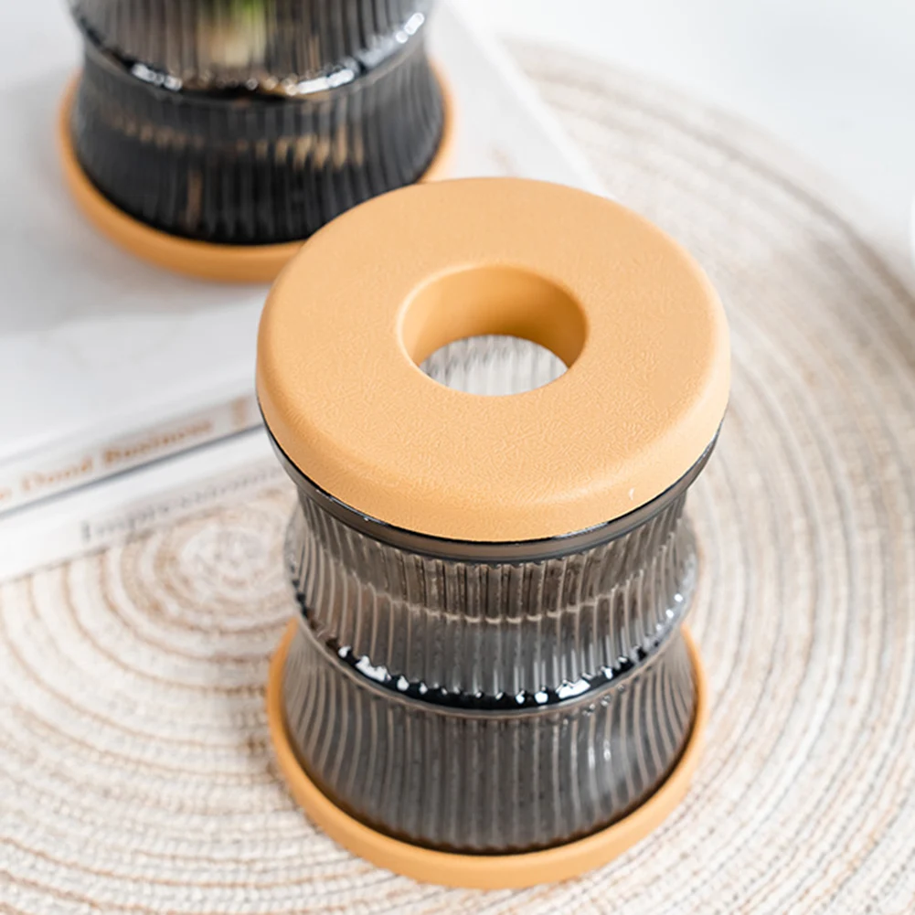 Простая в использовании самополивающаяся кастрюля предотвращает раствор не