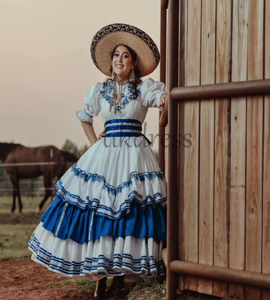 Фото Folklorico Синее мексиканское платье для выпускного вечера 2025 Многоуровневое кружевное вечернее платье в стиле Осакан с оборками и коротким рукавом для карнавальной вечеринки по индивидуальному заказу №2