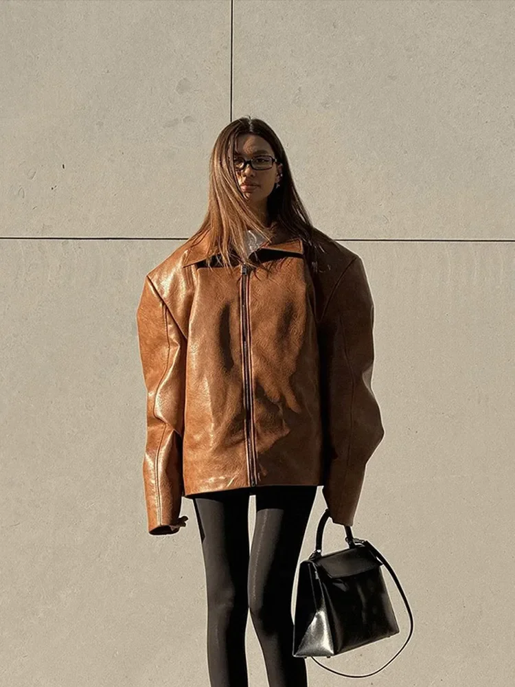 Модная коричневая кожаная куртка на молнии с лацканами женская повседневная