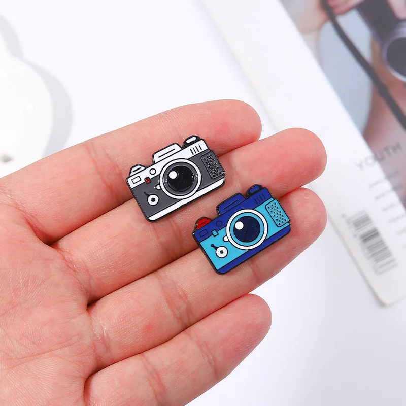 

Fashion Retro Camera Enamel Pin Custom Brooch Color Camera Lapel Badge Cartoon Outdoor Travel Jewelry Gifts for Kids Friends