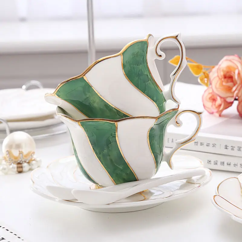 Купи Set of 6 Ceramic Coffee Cup Set Afternoon Tea Set with Simple and Creative Small Luxury English-style Scented Tea Tea Cup за 5,425 рублей в магазине AliExpress