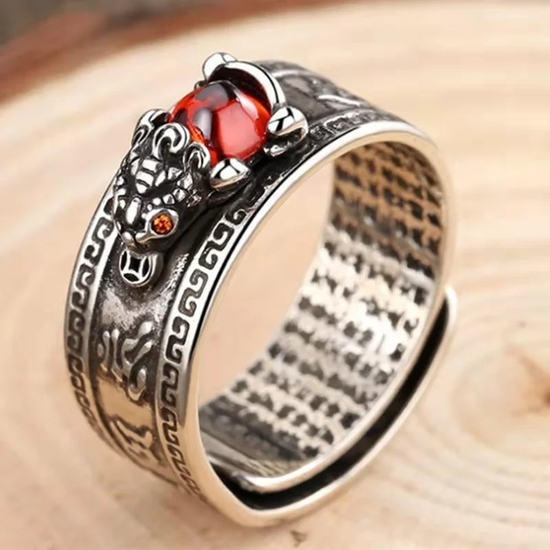 

New Heart Sutra auspicious cloud pattern pixiu ring male transfer garnet retro fashion dove blood red ring
