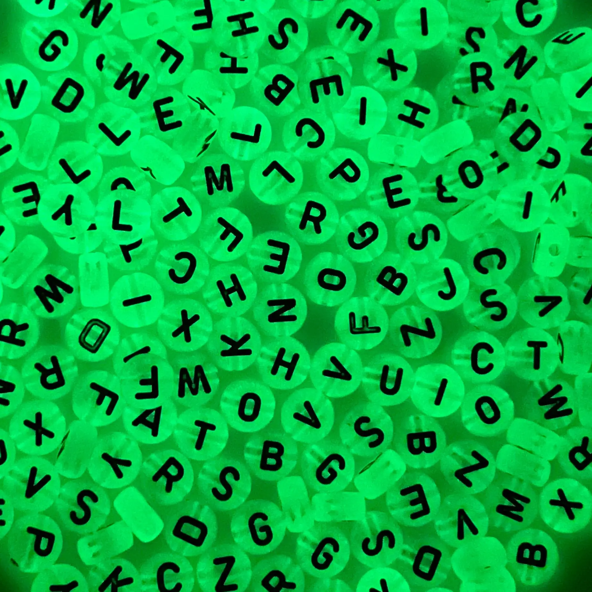 Светящиеся бусины 6-12 мм 50/100/200 шт. |